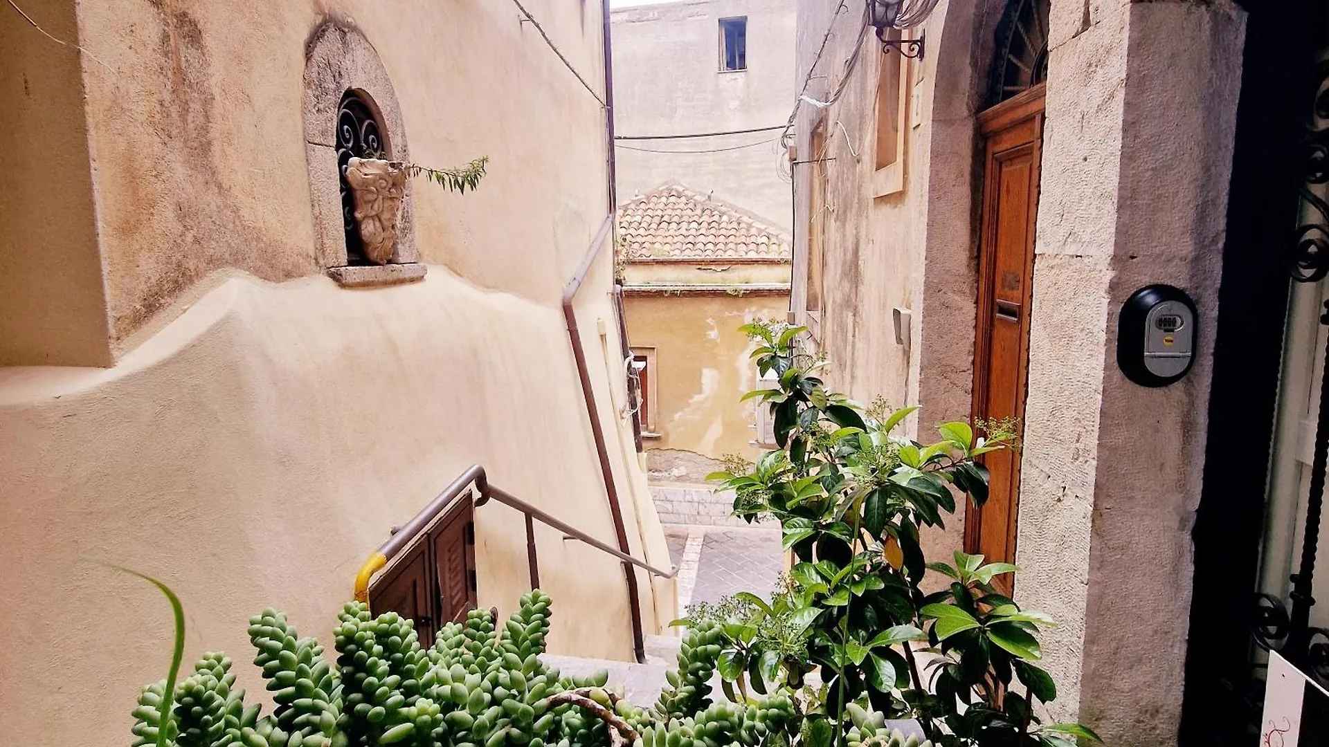 Donna Rosa - Main Avenue Villa Taormina
